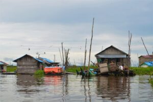 Floating House at Mahakam River Tour