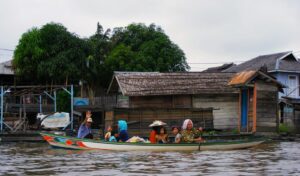 mahakam river tour
